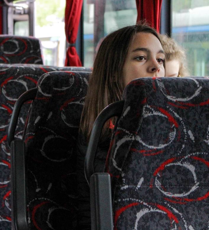 fille dans bus modifié OKOKjpg